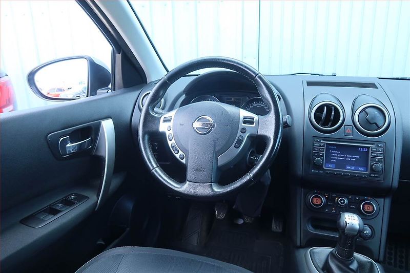 Nissan Qashqai (2010) 1.6, Navi, Tempomat - fotka 7 z 18