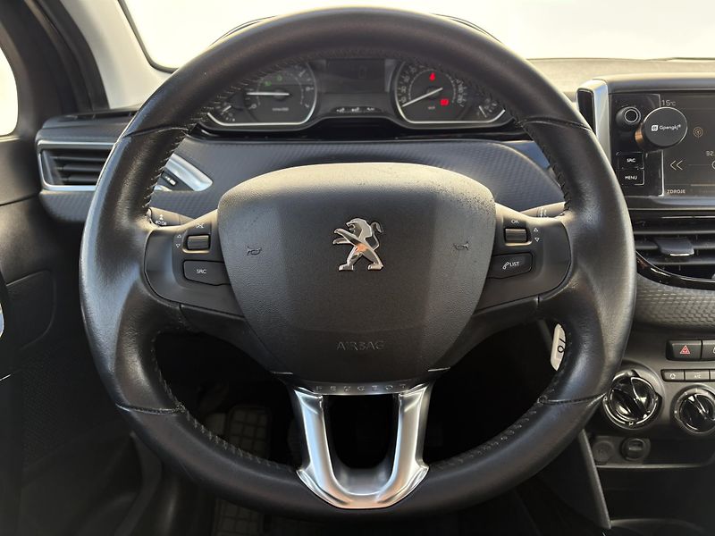 Peugeot 2008 1.2 PureTech 110k ACTIVE - fotka 14 z 19