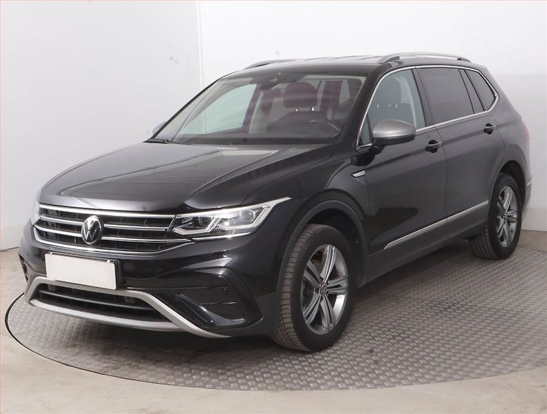 Volkswagen Tiguan Allspace (2022) 2.0 TDI - fotka 2 z 19
