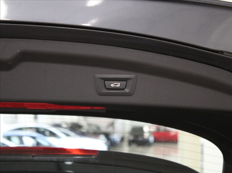BMW X2 1,5 18i AT M-Paket 1.maj.ČR - fotka 24 z 27
