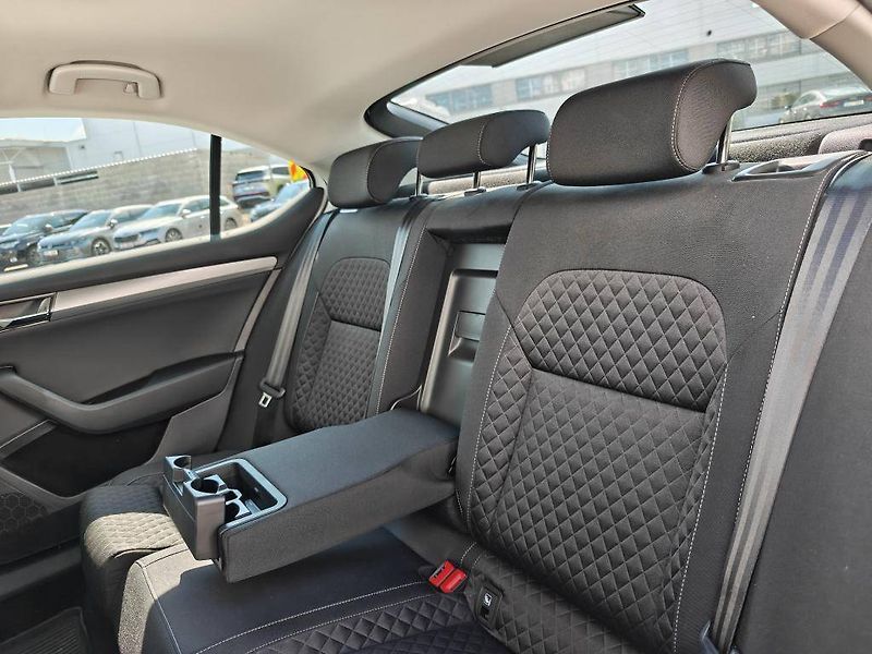 Škoda Superb Ambition 7DSG 2,0TDI - fotka 8 z 23