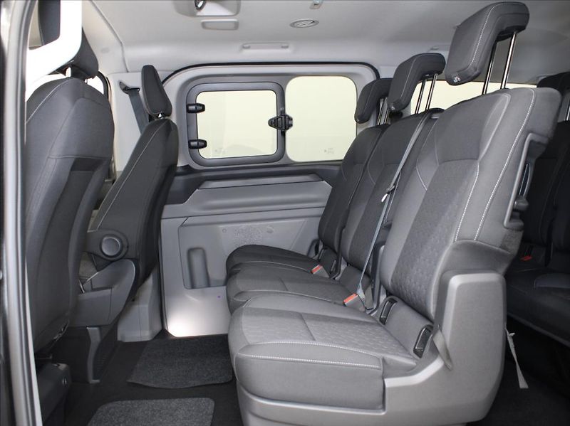 Ford Tourneo Custom 2,0 EB 110kW Limited 8-míst ČR - fotka 15 z 20