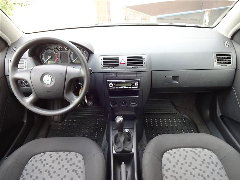 Škoda Fabia I 1,2i 47kW Combi - fotka 33 z 43