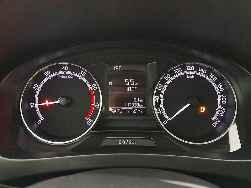 Škoda Rapid (2018) Spaceback 1.0 TSI - fotka 11 z 14