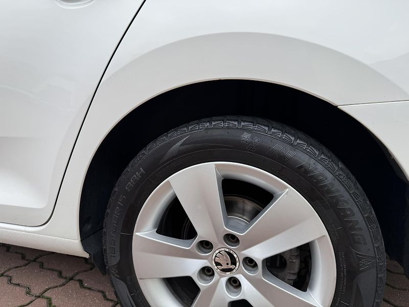 Škoda Rapid (2016) 1.6 TDI 85kW Ambition - fotka 23 z 27