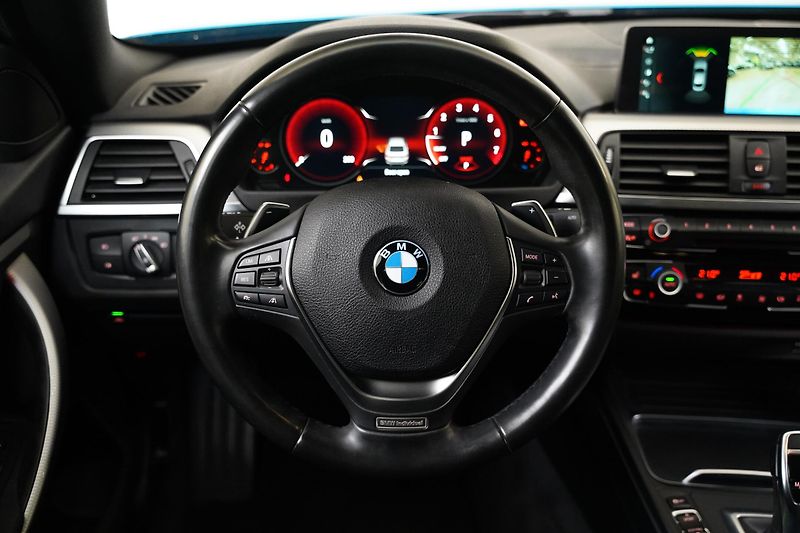 BMW Řada 4 - fotka 17 z 26