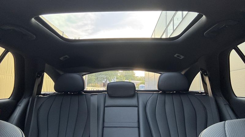 Mercedes-Benz Třídy E (2025) E300de 4MATIC AMG,DIGI LIGHT - fotka 16 z 27