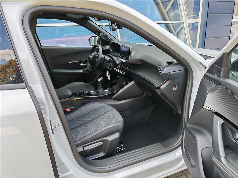 Peugeot 2008 (2026) 1,2 2008 ALLURE Turbo 100 MAN6 - fotka 5 z 16