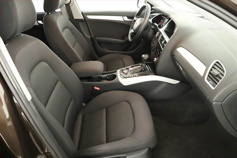 Audi A4 (2015) 2.0 TDI, Automat, Navi, Xenony - fotka 7 z 15