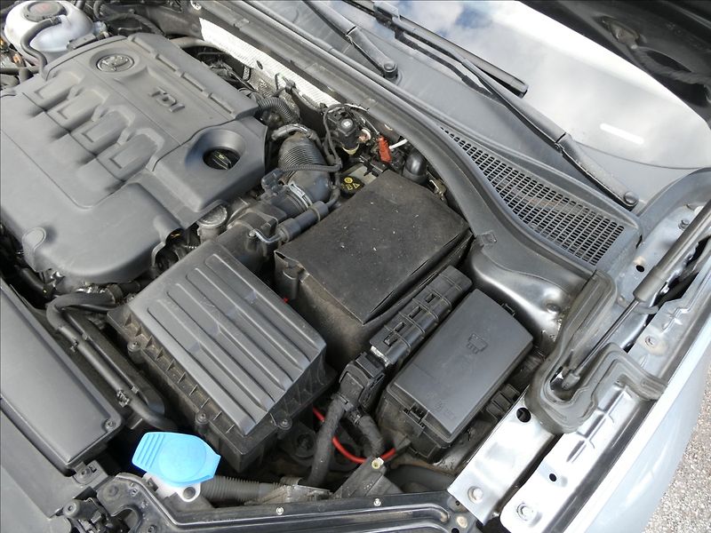 Škoda Superb 2,0 TDi STYLE DSG, 2x kola, ČR - fotka 41 z 43