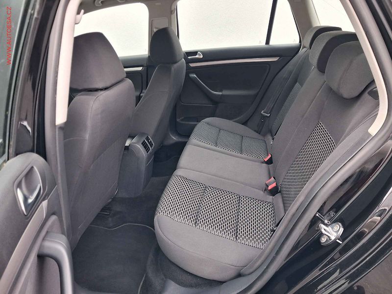 Volkswagen Golf (2011) 1.2 TSi, ČR, AC, temp - fotka 10 z 15