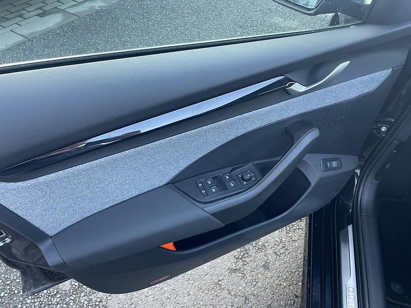 Škoda Octavia 1.5TSi Top Selection - fotka 9 z 26