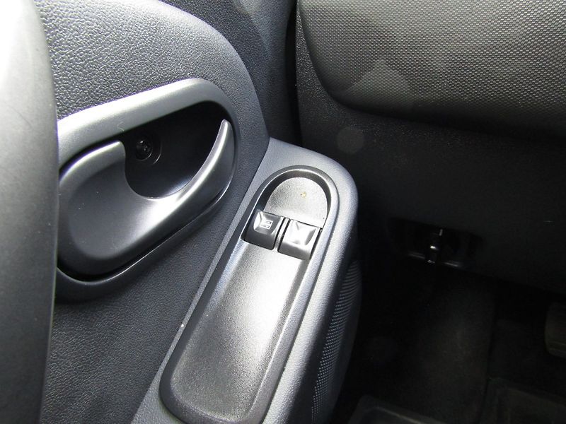 Dacia Duster (2014) 1.6 16V 77kW 4X4 - fotka 29 z 37