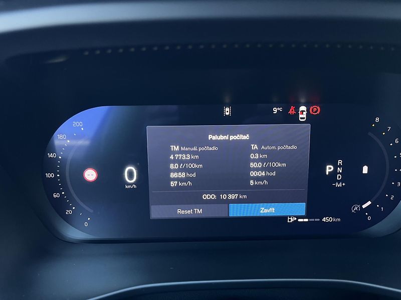 Volvo XC40 B3 FWD BE // 360 // kola - fotka 30 z 51