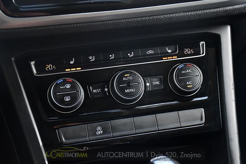 Volkswagen Touran 1.6TDi DSG  - fotka 33 z 48