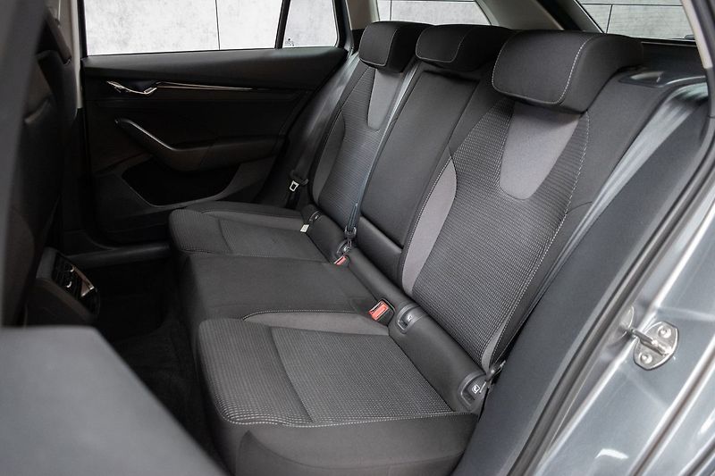Škoda Octavia 2.0TDI DSG*ACC*MIRROR-LINK*DPH - fotka 11 z 32