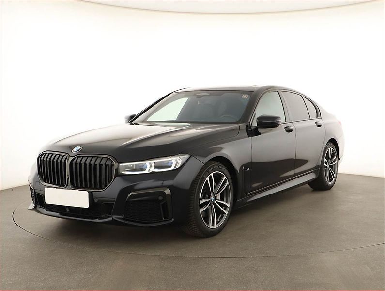 BMW Řada 7 (2022) 730d xDrive - fotka 2 z 20