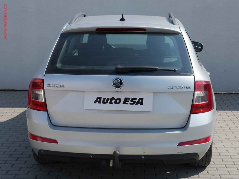 Škoda Octavia (2015) 1.6 TDI, ČR, AC, výhřev sed. - fotka 5 z 16