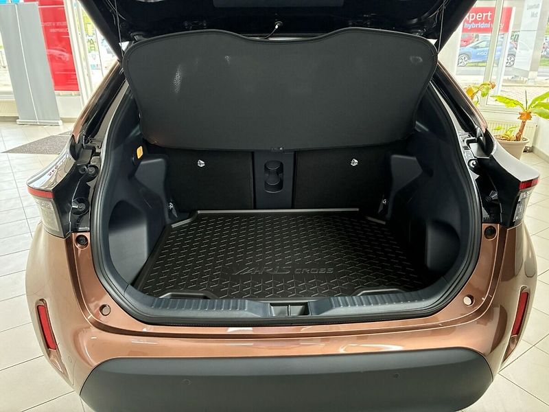 Toyota Yaris Cross Executive bitone + Tech + VIP - fotka 3 z 5