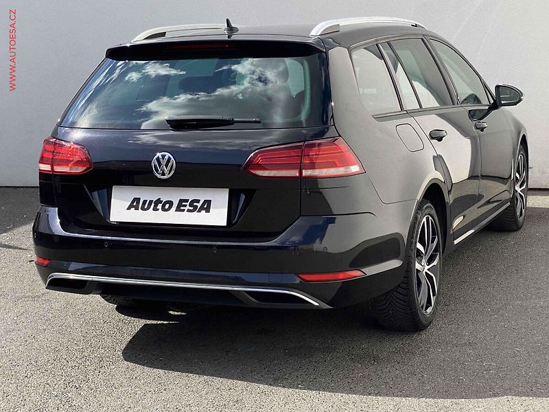 Volkswagen Golf (2017) 2.0 TDi, Sound, DSG, LED, TZ - fotka 4 z 16