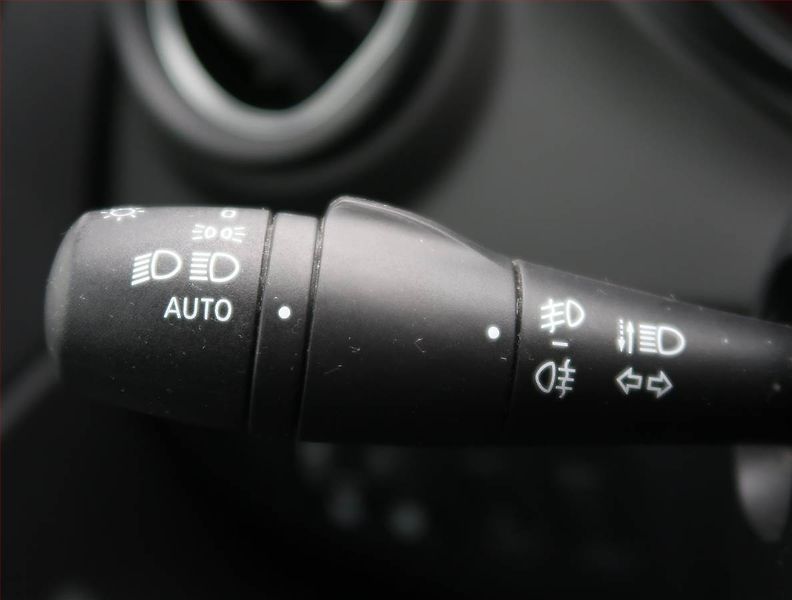 Renault Captur (2018) Limited 0.9 TCe, Serv.kniha - fotka 17 z 21