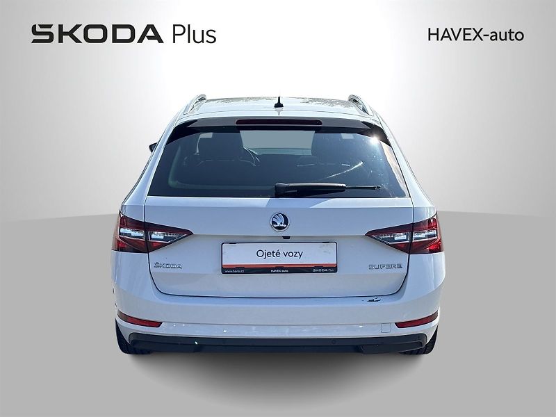 Škoda Superb (2016) Combi 2.0 TDI DSG Style + - fotka 37 z 37