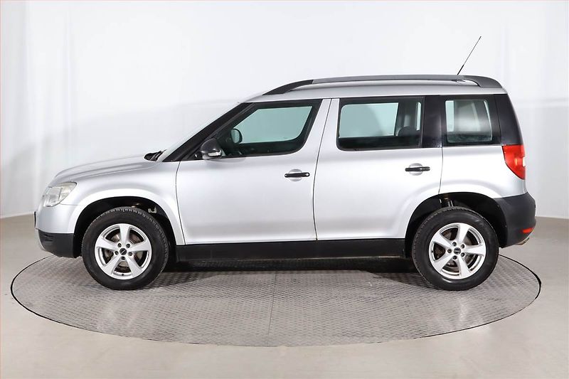 Škoda Yeti (2010) 2.0 TDI, 4X4, Park. senzory - fotka 3 z 18