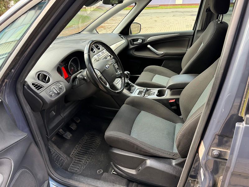 Ford S-MAX 2,0 TDCi 7- místný/ pneu / - fotka 10 z 25