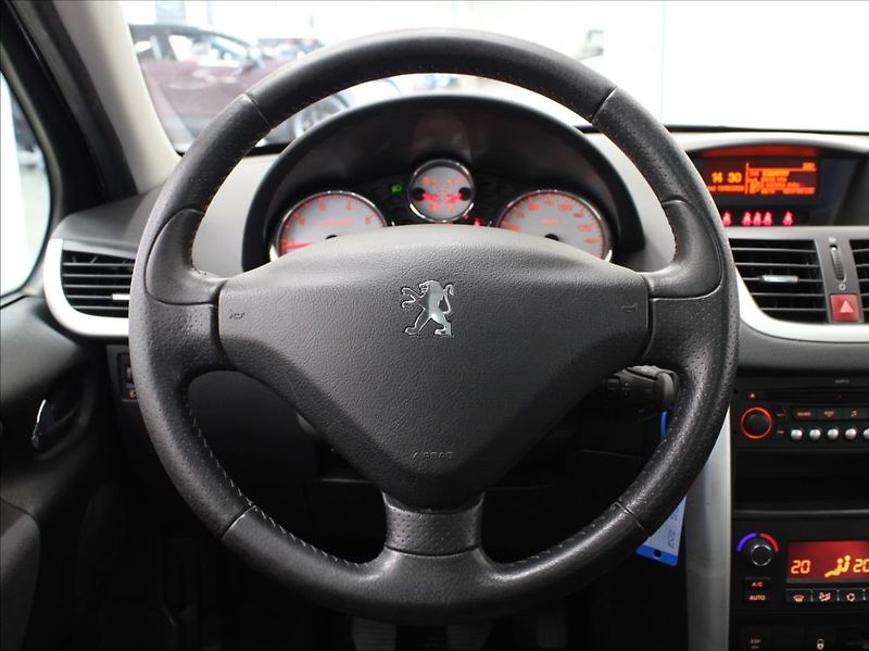 Peugeot 207 1,6 VTi 88kW Panorama 168tkm. - fotka 9 z 18