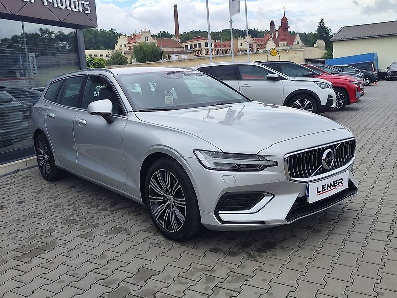 Volvo V60 B4 2.0/145kW Inscription AT - fotka 3 z 37