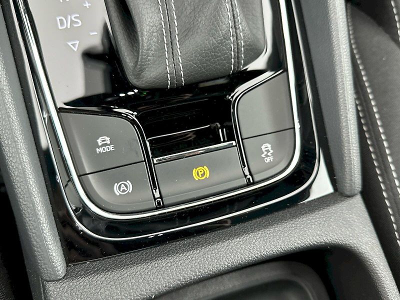 Škoda Karoq (2025) DSG 2.0TDI 110kW SportLine - fotka 25 z 34
