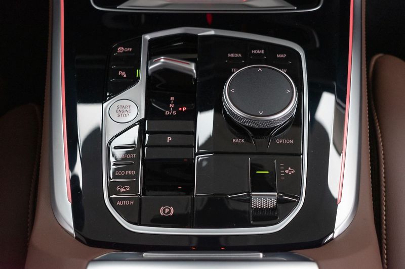 BMW X5 xDrive30d ///M*TAŽNÉ*7.MÍST*ČR - fotka 24 z 51