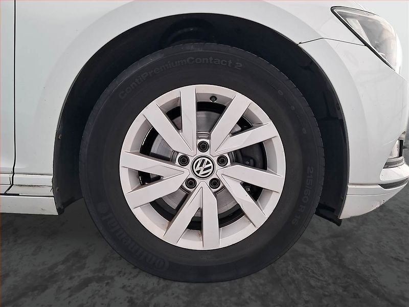Volkswagen Passat (2015) Comfortline 2.0 TDI, Automat - fotka 15 z 20