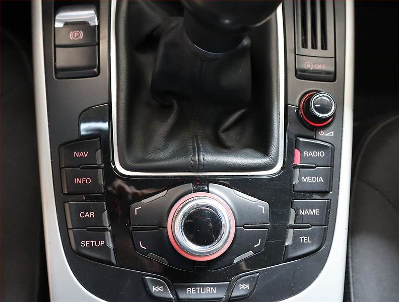 Audi A4 (2009) Ambiente 2.0 TDI, Serv.kniha - fotka 18 z 19