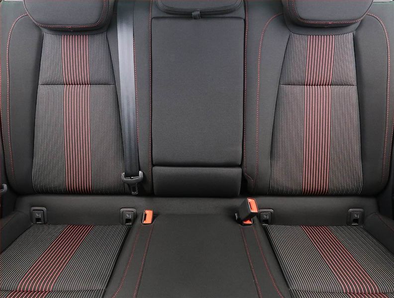 Škoda Karoq (2022) 1.5 TSI, digi klima - fotka 10 z 28