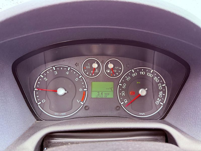 Ford Fusion 1.4, ČR, Klimatizace - fotka 16 z 22