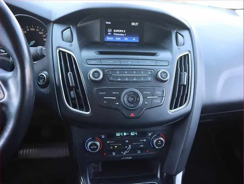 Ford Focus (2015) 1.0 EcoBoost, Serv.kniha - fotka 12 z 18