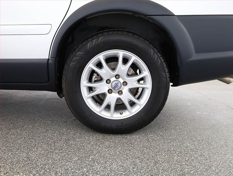 Volvo XC70 (2007) D5 AWD, 4X4, jezdí výborně - fotka 18 z 18