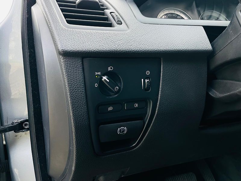Volvo XC90 2.4 D5 4x4 AUT SERVISKA TAŽNÉ - fotka 39 z 49