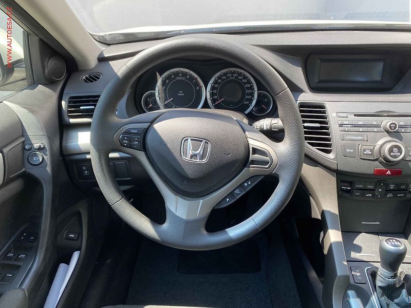 Honda Accord (2010) 2.0 i-VTEC, Comfort, výhřev - fotka 11 z 16