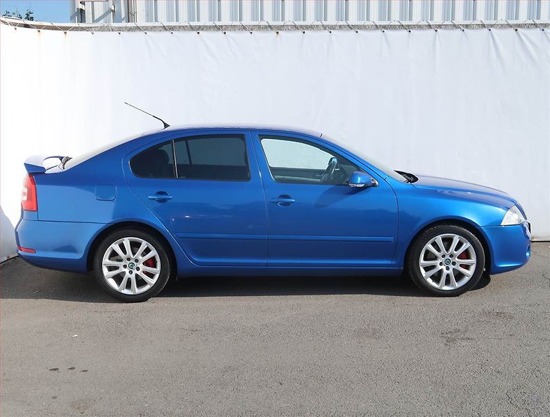 Škoda Octavia (2008) RS 2.0 TDI, Xenony, Tempomat - fotka 6 z 18