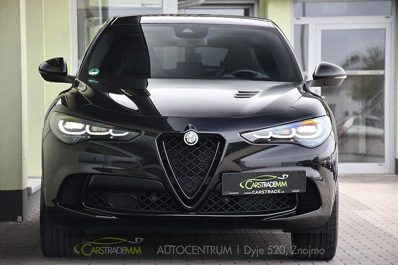 Alfa Romeo Stelvio 2.9V6 Bi-T SPARCO+AKRAPOVIČ - fotka 8 z 54