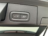 Volvo XC60 2.0 B4 4x4 ULTIMATE - náhled 30