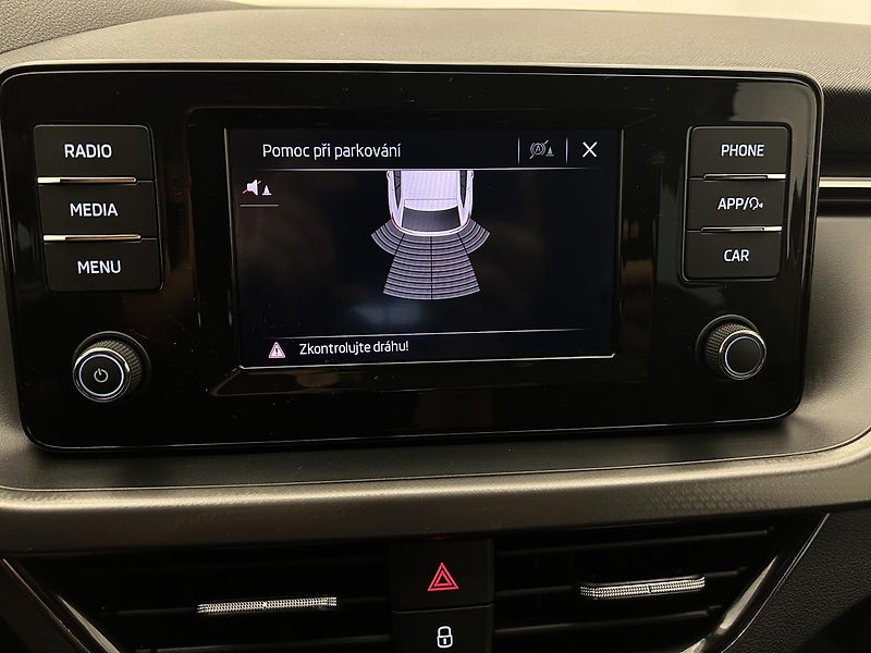 Škoda Scala 1.0 TSI Ambition - fotka 12 z 22