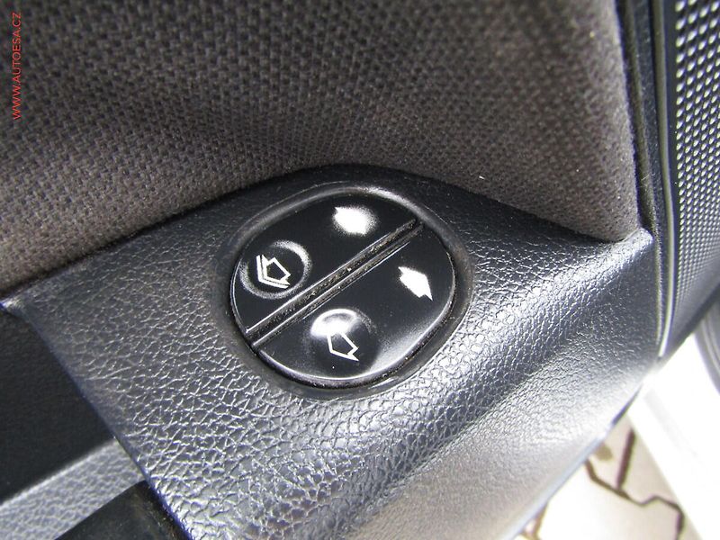Ford Fusion (2006) 1.4 i, Klima - fotka 11 z 17