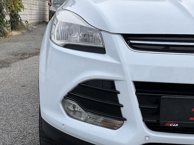 Ford Kuga 2.0TDCi 4x4 AUTOMAT TITANIUM  - fotka 38 z 44