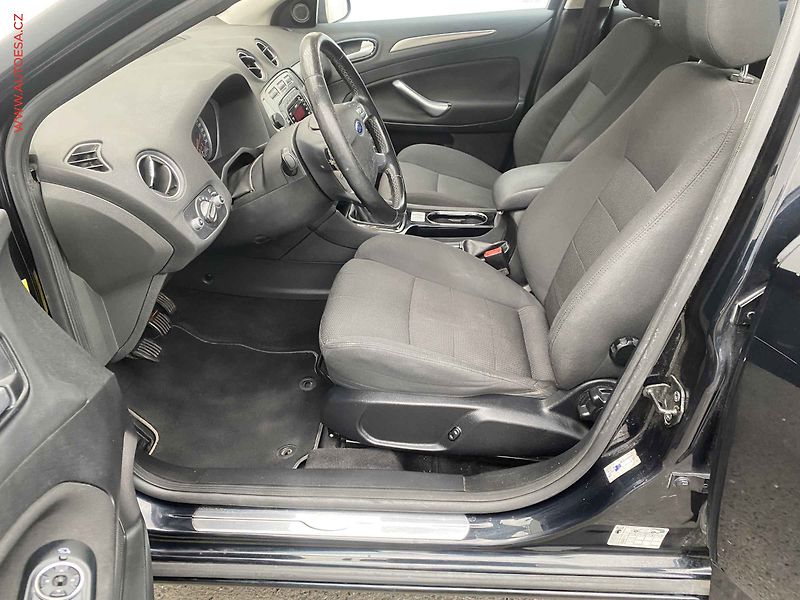 Ford Mondeo (2010) 2.2TDCi, ČR, Bixen, park - fotka 9 z 18
