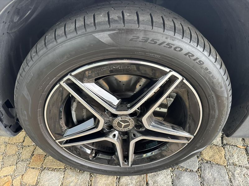 Mercedes-Benz GLB 200d 4MATIC AMG paket - fotka 31 z 33