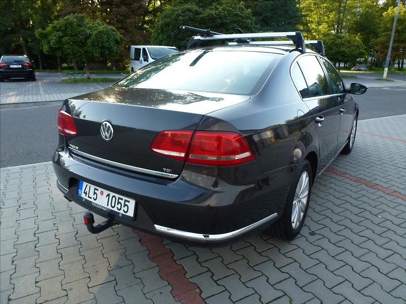 Volkswagen Passat 1,6 TDI Serviska, TOP STAV !!! - fotka 8 z 60