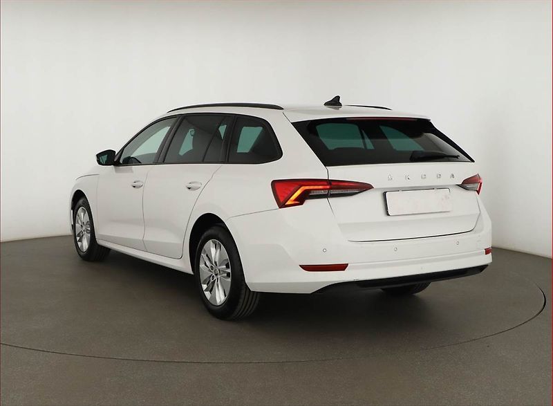 Škoda Octavia (2022) Ambition 2.0 TDI, ČR,1.maj - fotka 4 z 16